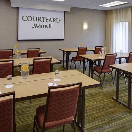 מלון Courtyard By Marriott Indianapolis Airport מראה חיצוני תמונה