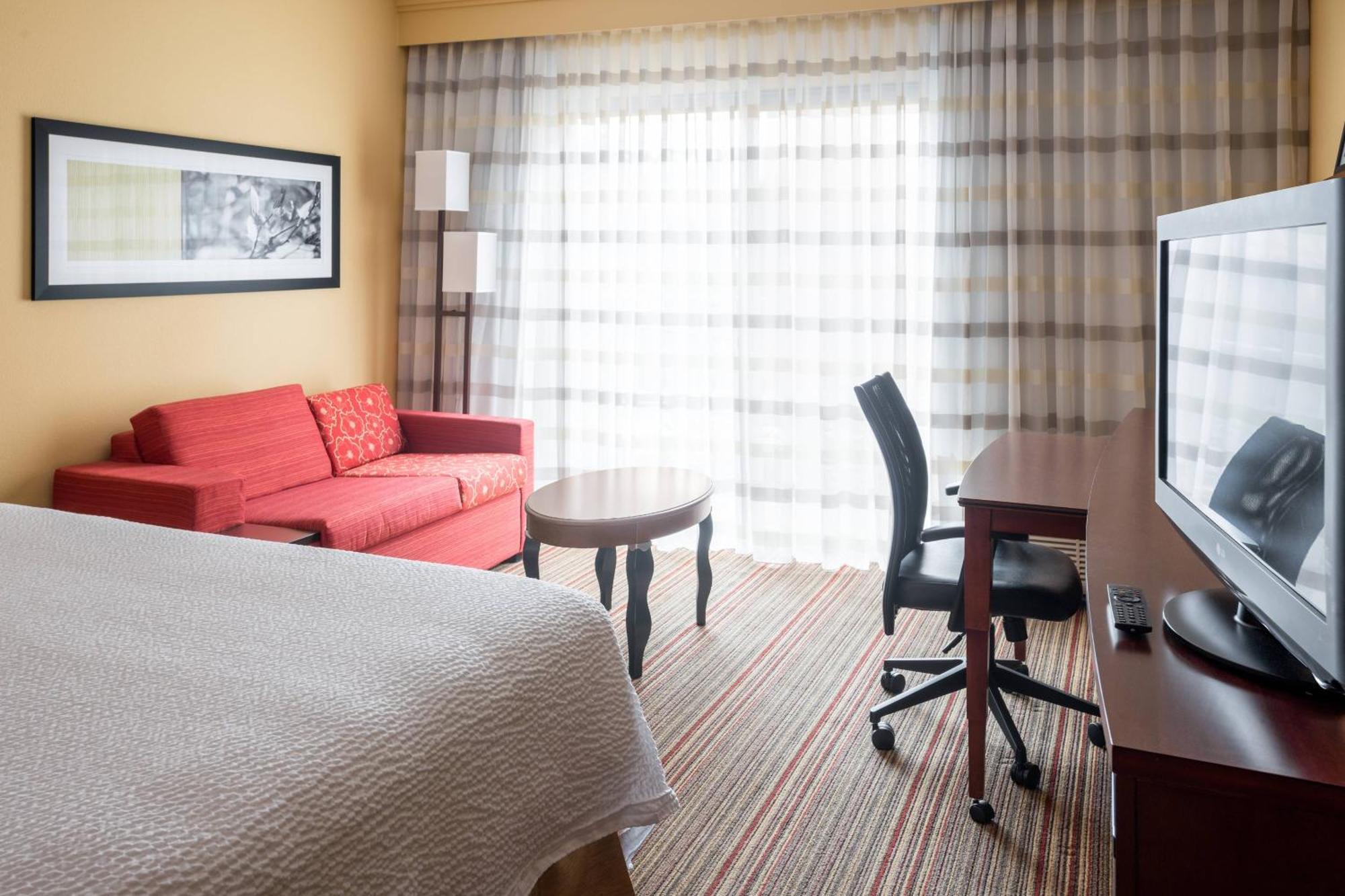 מלון Courtyard By Marriott Indianapolis Airport מראה חיצוני תמונה