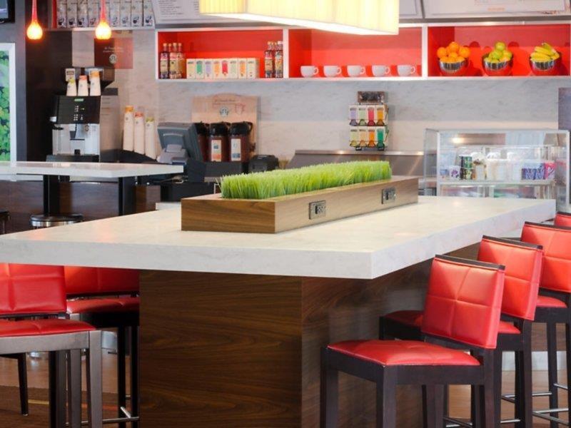 מלון Courtyard By Marriott Indianapolis Airport מראה חיצוני תמונה