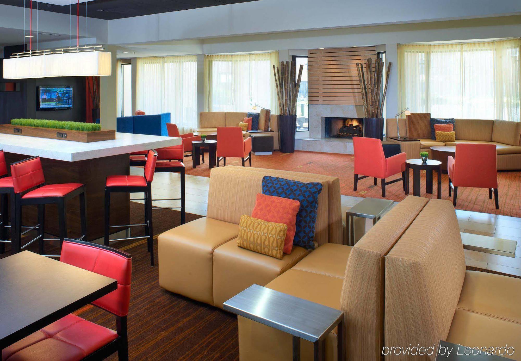 מלון Courtyard By Marriott Indianapolis Airport מראה חיצוני תמונה