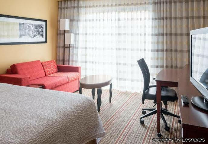 מלון Courtyard By Marriott Indianapolis Airport מראה חיצוני תמונה