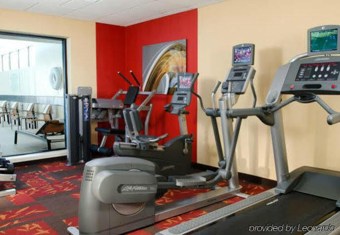 מלון Courtyard By Marriott Indianapolis Airport מראה חיצוני תמונה